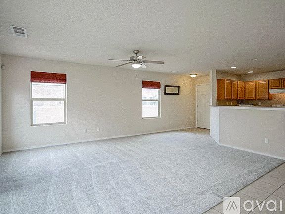 3rd image of 10800 Arguello Trl NE