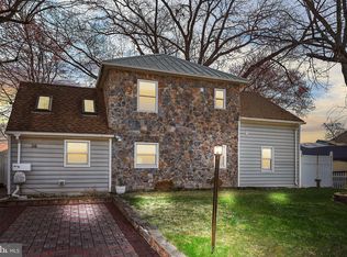 38 Nettletree Ln, Levittown, PA 19054