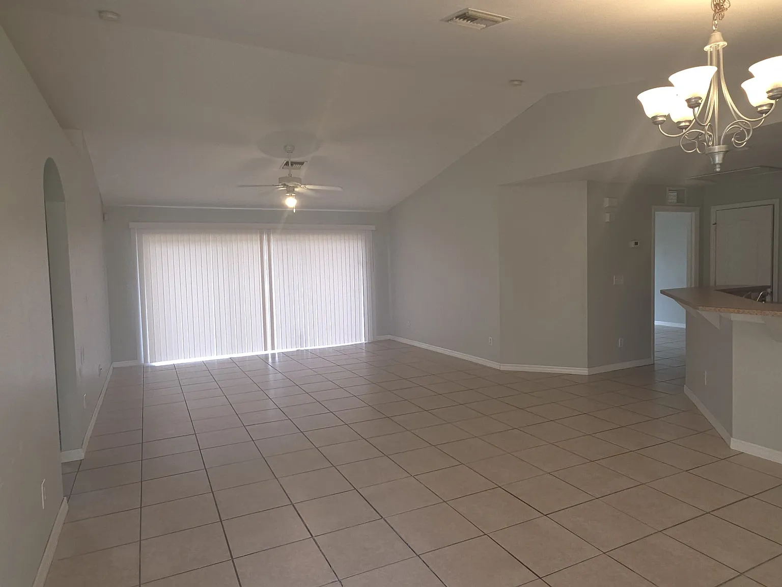 3 bed, 1408 sqft, $1,700 — Photo 4