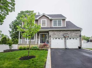 10 Middletown Ave, Atlantic Highlands, NJ 07716