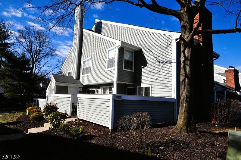 1st image of 352 Greenbriar Dr #4