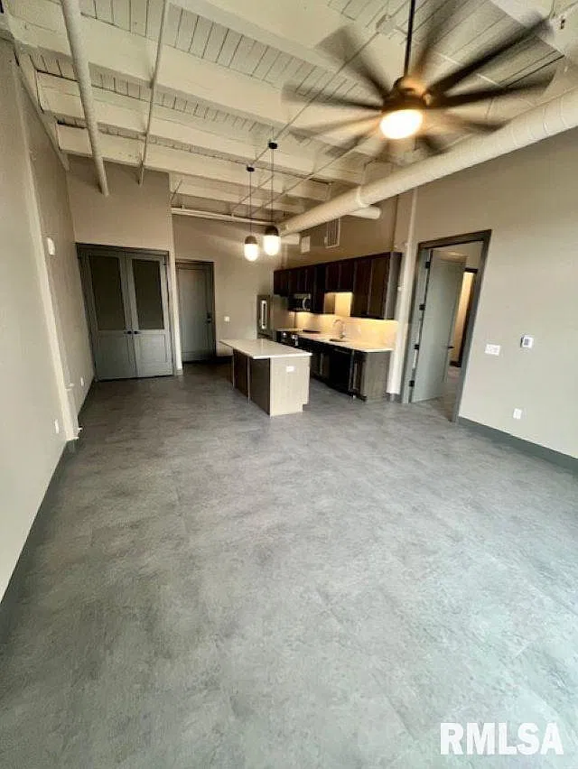 1 bed, 1.0 bath, 855 sqft, $1,995 — Photo 4