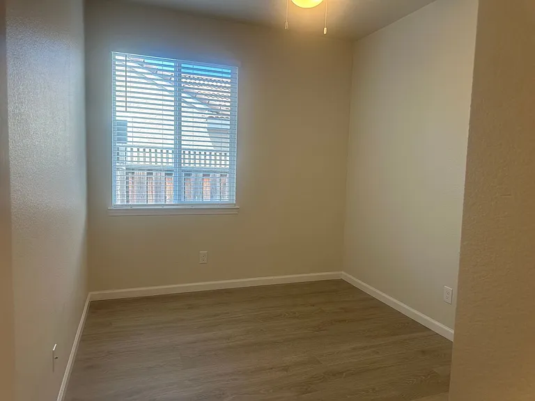 660 Fox Pointe Rd — Photo 9
