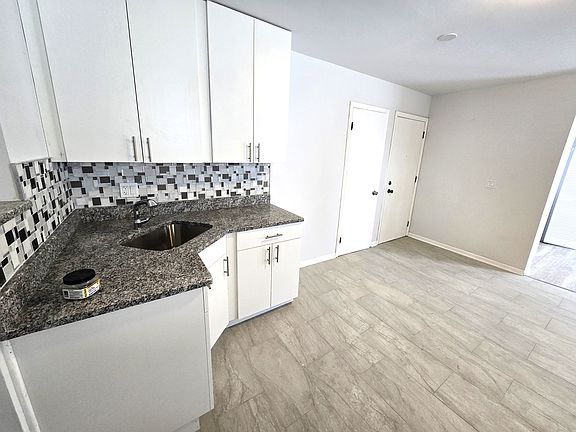 2nd image of 2914 S Wallace St #2