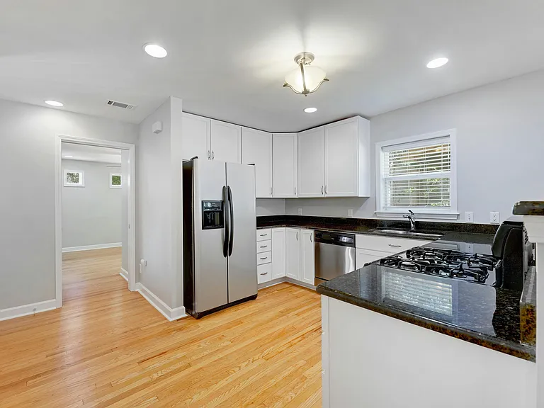 4604 Evans Ave — Photo 7