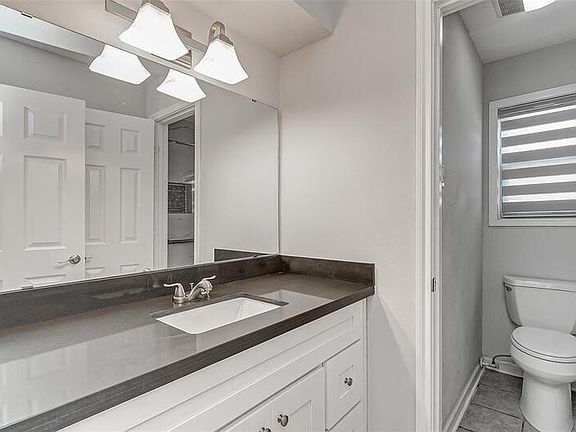3rd image of 4130 N Braeswood Blvd