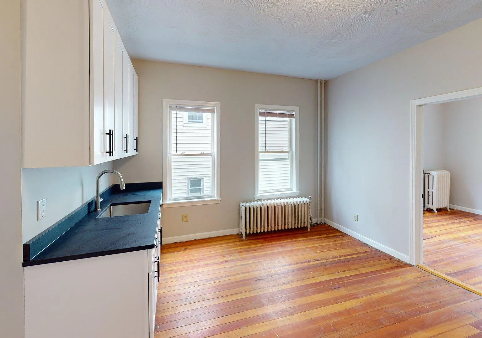 52 Sumner St — Photo 2