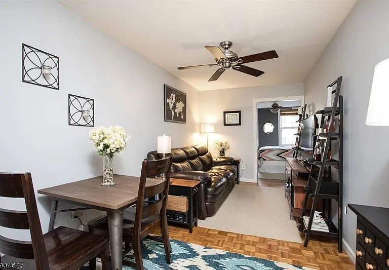 120 Monroe St #3R — Photo 4