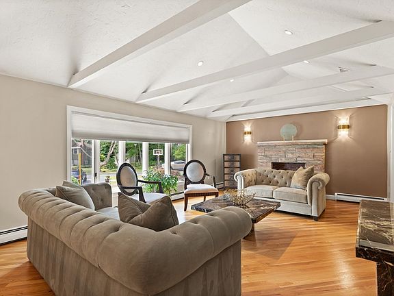 5th image of 71 Poulos Rd
