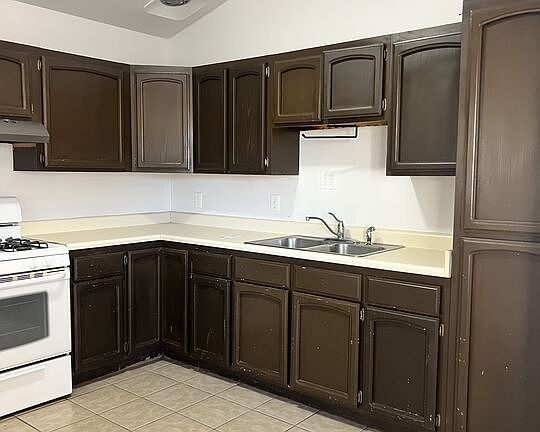 5th image of 565 Mesquite Ave #571