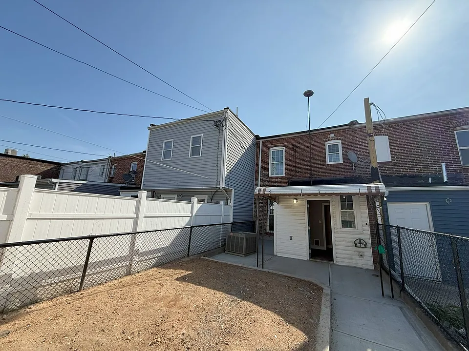 422 N East Ave