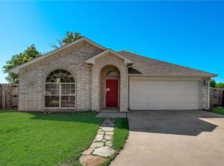 112 Enchanted Ct, Grand Prairie, TX 75050