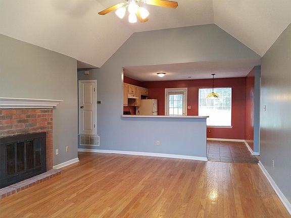 2nd image of 6917 Lagrange Cir S