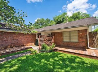 6730 Roos Rd, Houston, TX 77074