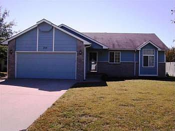 1st image of 715 W Deerfield Cir