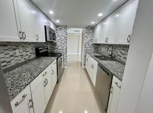 301 Croton Avenue #406, Lantana, FL 33462