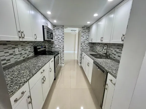 301 Croton Avenue #406, Lantana, FL 33462