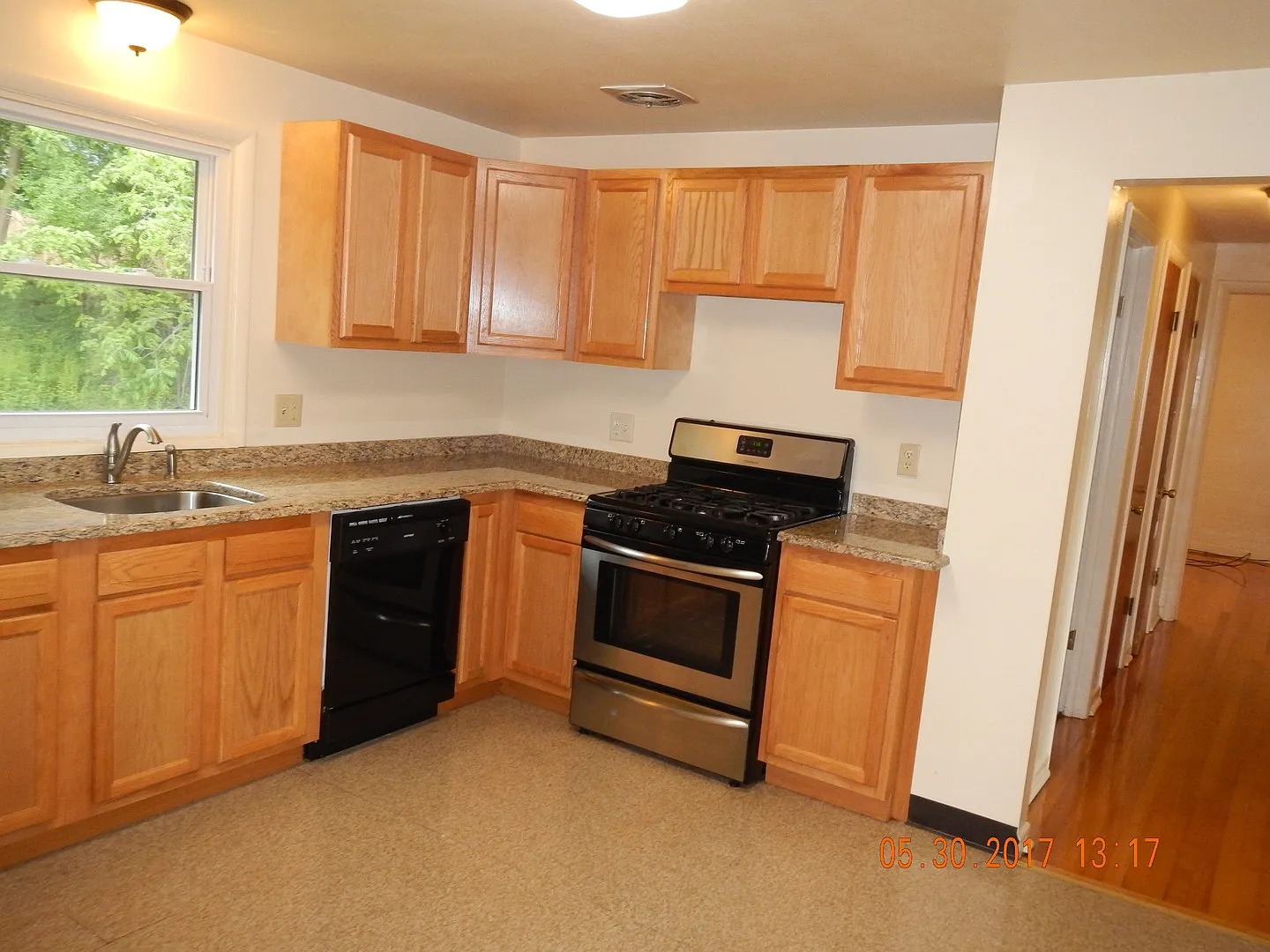 1264 Westcott St Apt 2 - Avail 6/2/2027 - Renovated Spacious Flat With Hardwoods Across from Barr... — Photo 3
