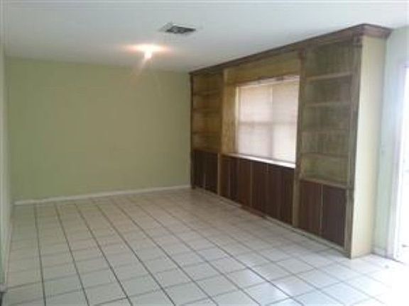 5th image of 4426 Constantine Cir