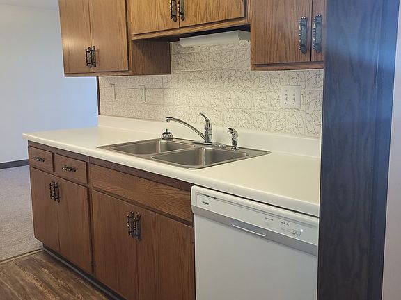 3rd image of 101 University Dr S APT 104