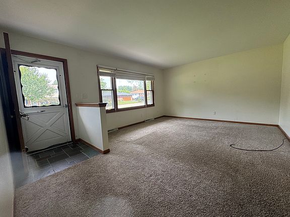 4th image of 5251 Village Ct #1