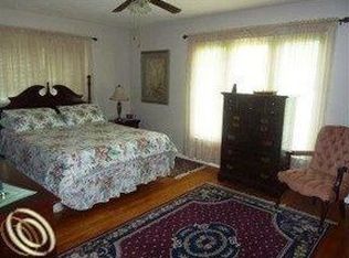 30745 Vernon Dr, Beverly Hills, MI 48025