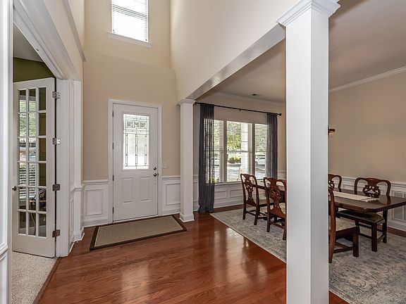4th image of 1016 Sarandon Dr