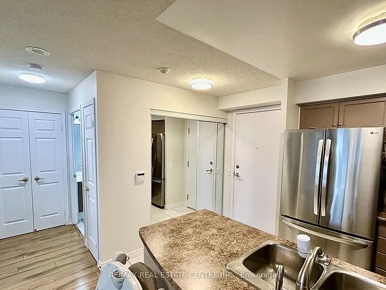 35 Kingsbridge Garden Cir #1804 — Photo 15