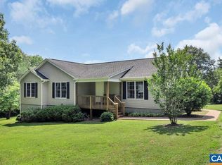 540 Robins Point Pl, Scottsville, VA 24590