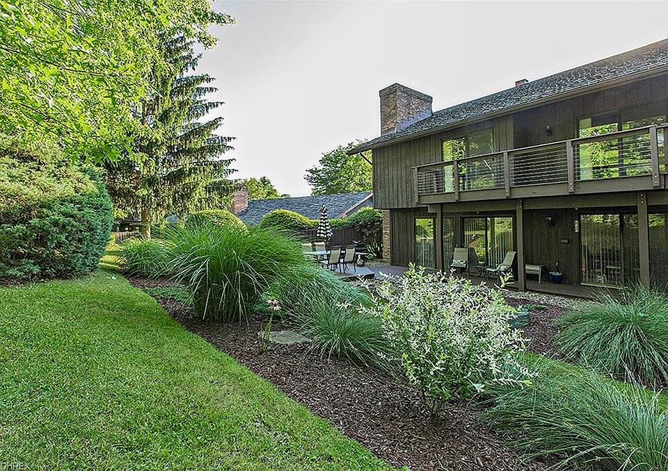 1st image of 455-57 Meadowview Dr
