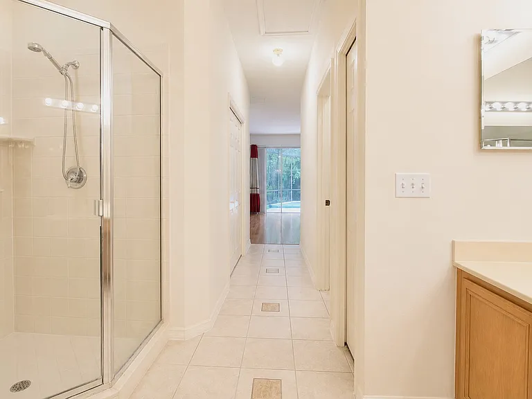 410 Sandringham Ct — Photo 20