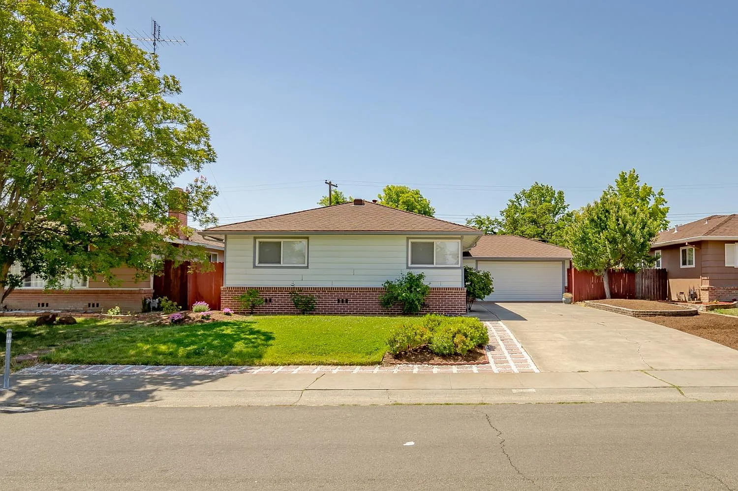 1980 65th Ave photo 1