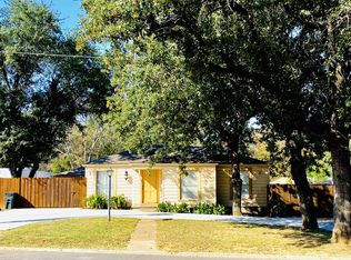 1935 Pembroke St, Irving, TX 75060