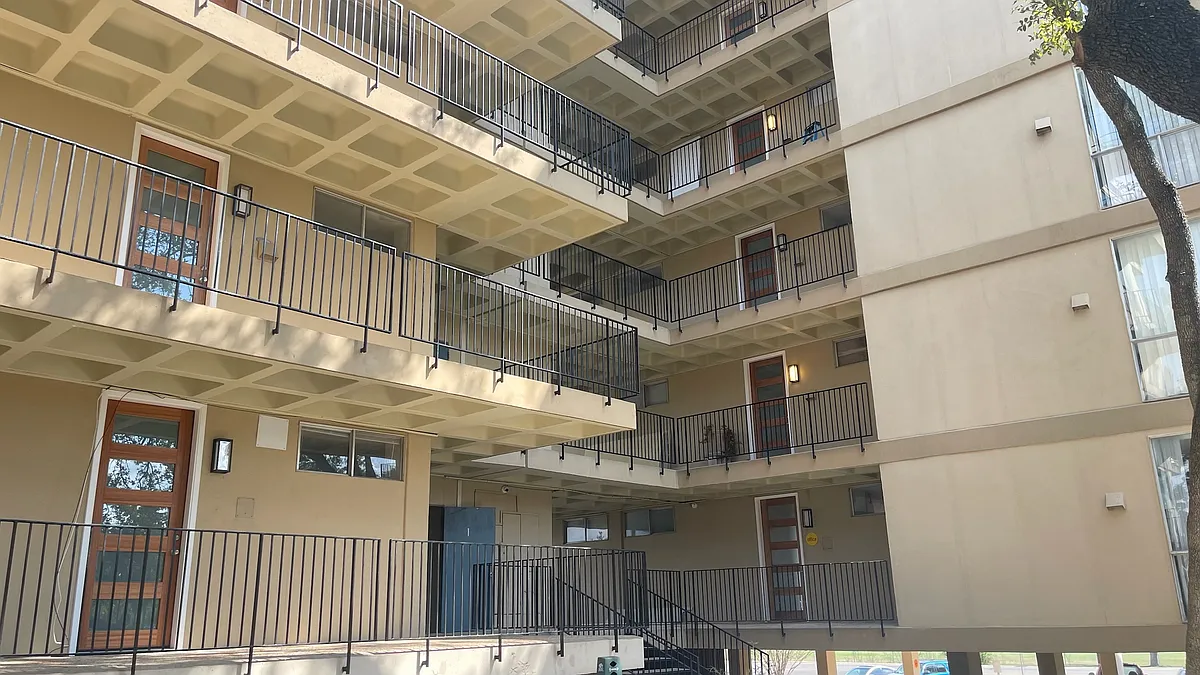 Building Photo - Four Oaks Apartments