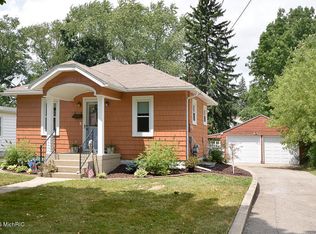 1939 Miles Ave, Kalamazoo, MI 49001