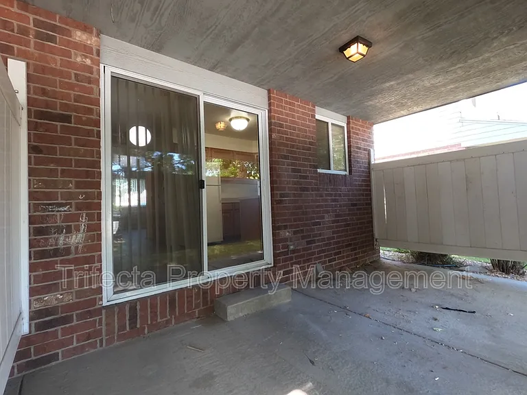 2121 35th Ave #18 — Photo 16