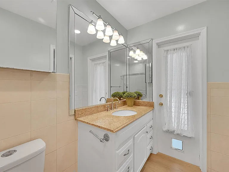 1480 SW 66th Ter — Photo 35