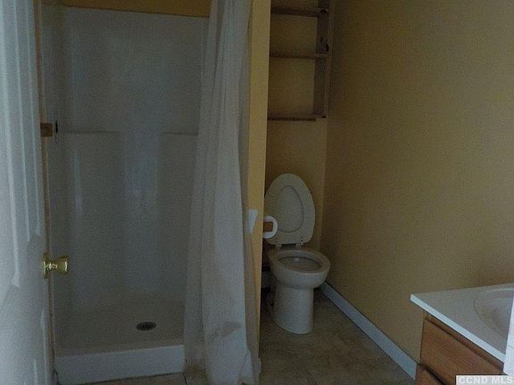 4th image of 20 Park Ln
