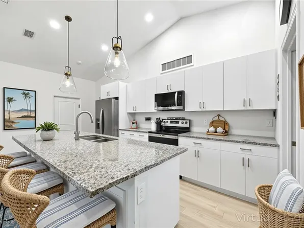 9048 Lamkin Cir, Labelle, FL 33935