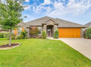 4008 Palomino Dr, Benbrook, TX 76116
