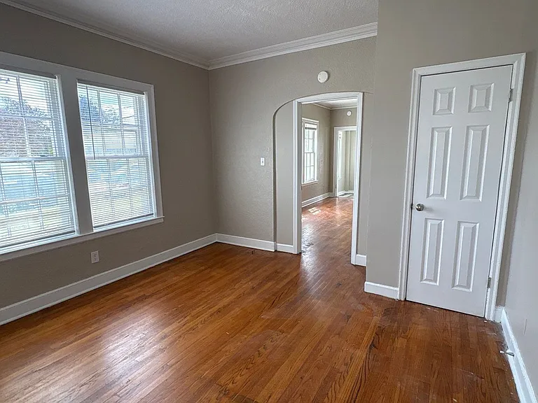 919 Barbara Dr — Photo 8