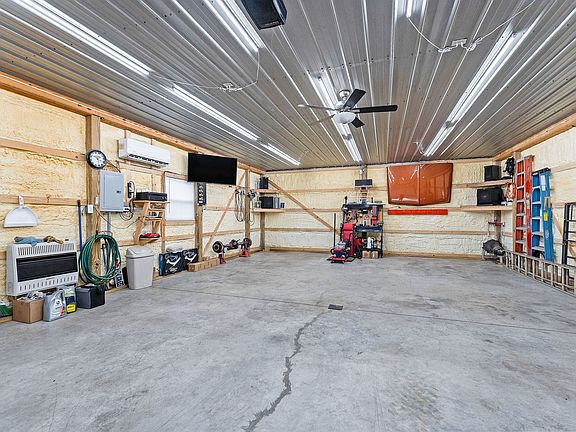 3rd image of 174 Dorey Ave