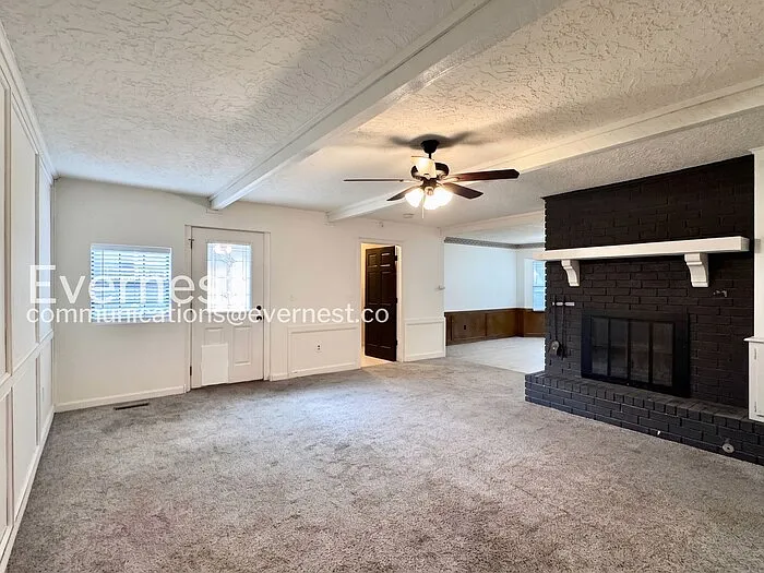 909 W Glendale St — Photo 6