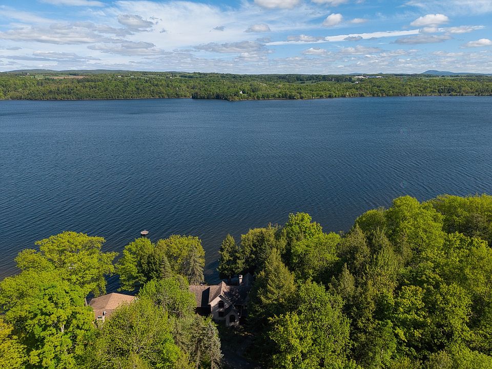 1st image of 560 Chemin Waban Aki N