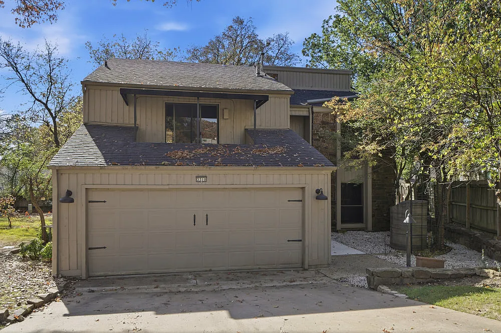 3 bed, 2722 sqft, $2,395 — Photo 3