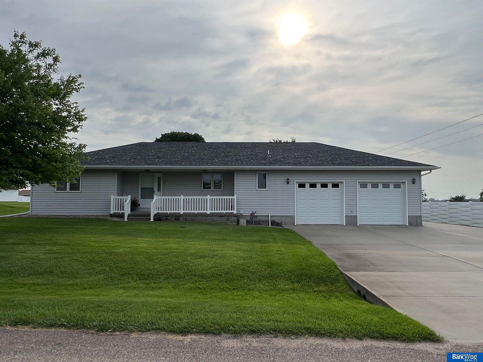 202 Sunny Dr, Doniphan, NE 68832 Zillow
