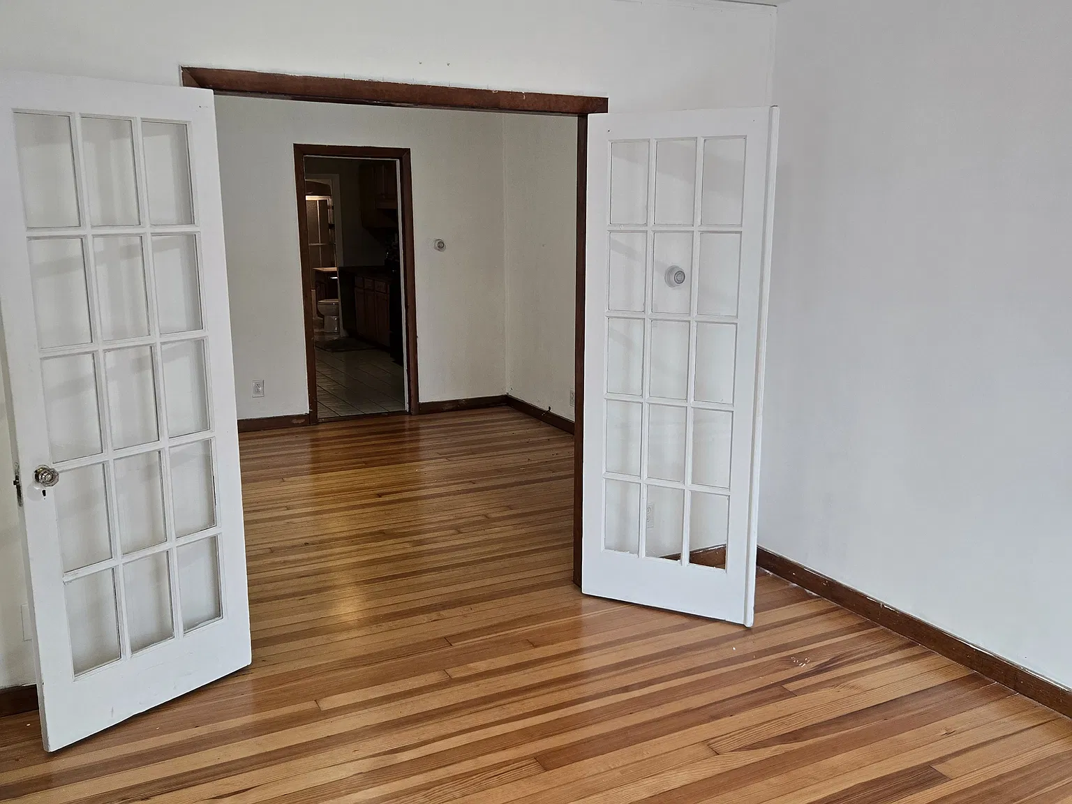 1 bed, 1000 sqft, $1,300 — Photo 4