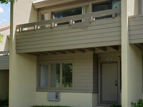 5000 S Townhouse Dr #H3, Cedar, MI 49621