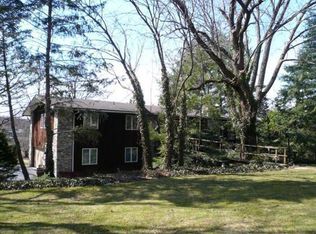 1725 Meadowlark Rd, Wyomissing, PA 19610