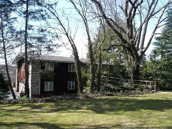 1725 Meadowlark Rd photo 1